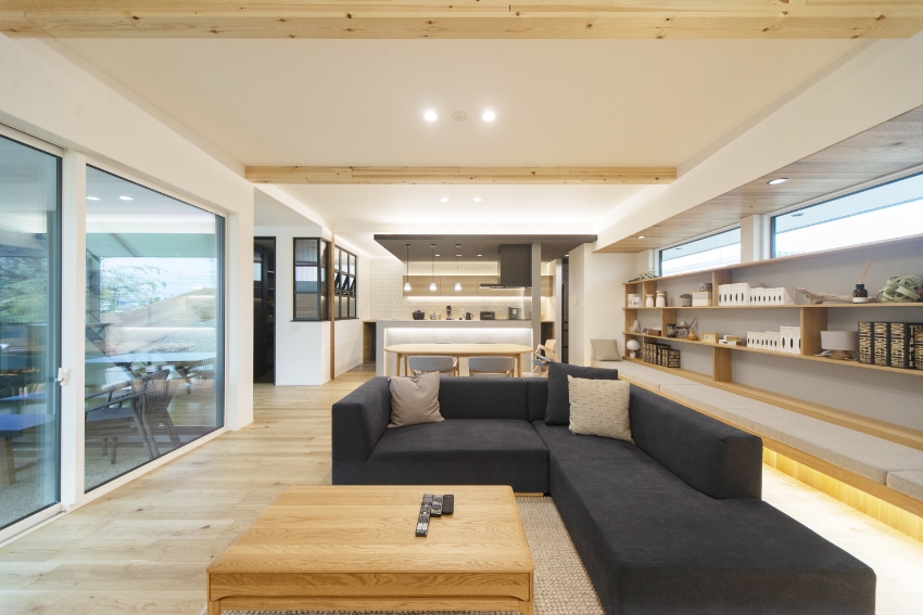 多くの友人を招いてのスポーツ観戦も余裕で対応できる広々としたリビング