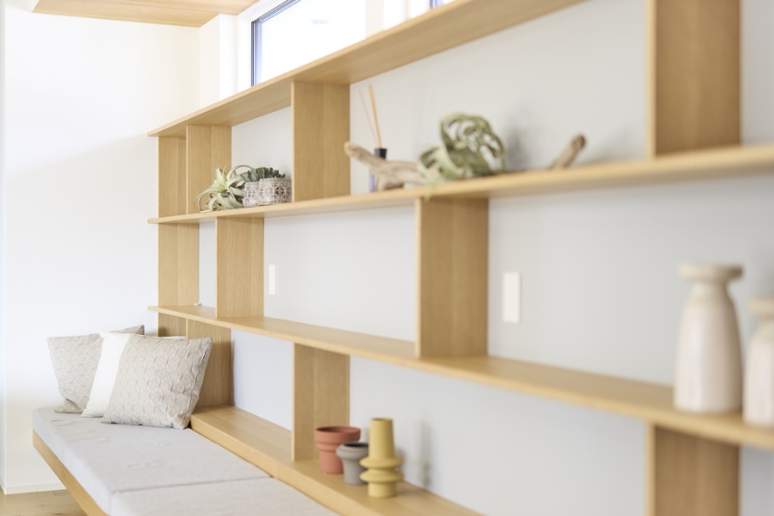 広いスペースを活用したロングシート