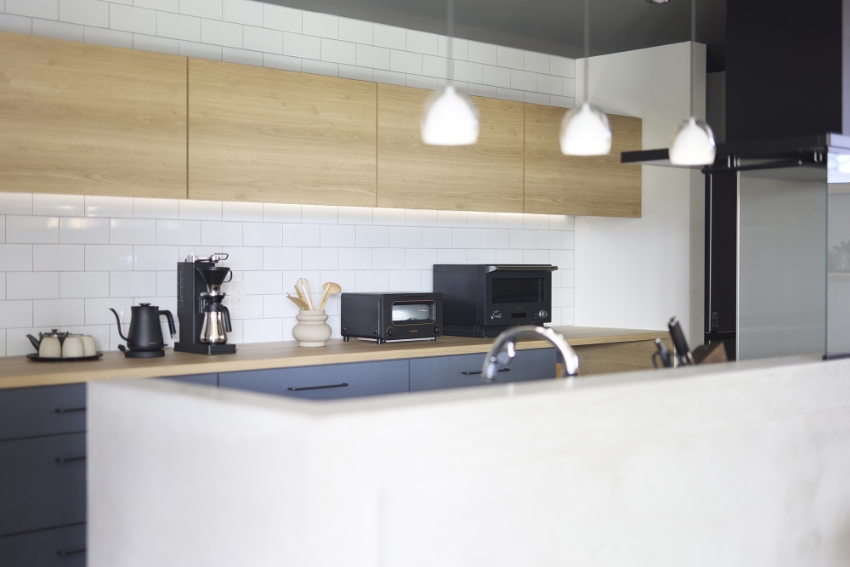 スタイリッシュなキッチンで料理も楽しくなります